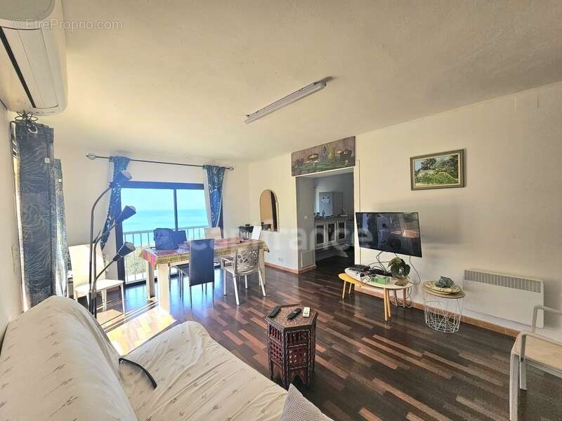 Maison familiale de 226 m2 divisée en 4 habitations indépendantes, vue mer, terrain 2000 m2, garage et terrasses à MORSIGLIA (HA - photo 6