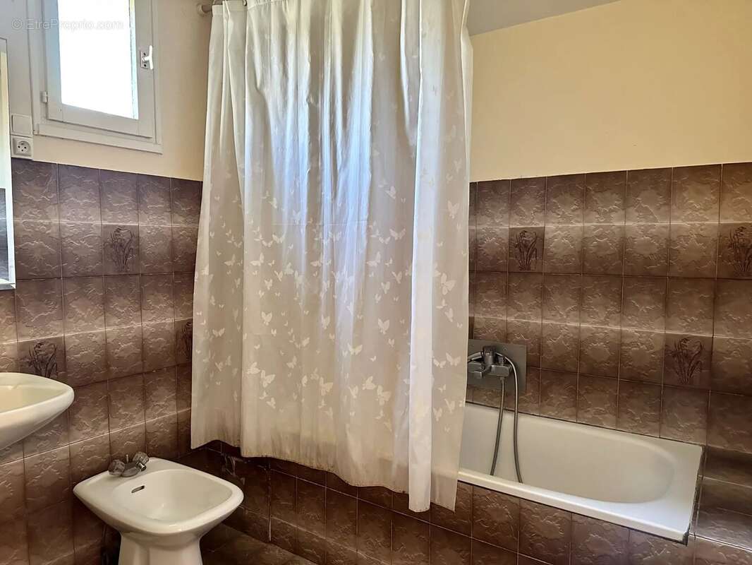 Maison à AUBETERRE-SUR-DRONNE