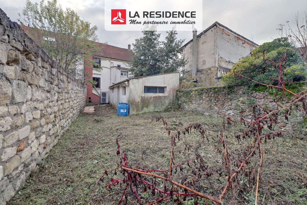 Maison à MAURECOURT