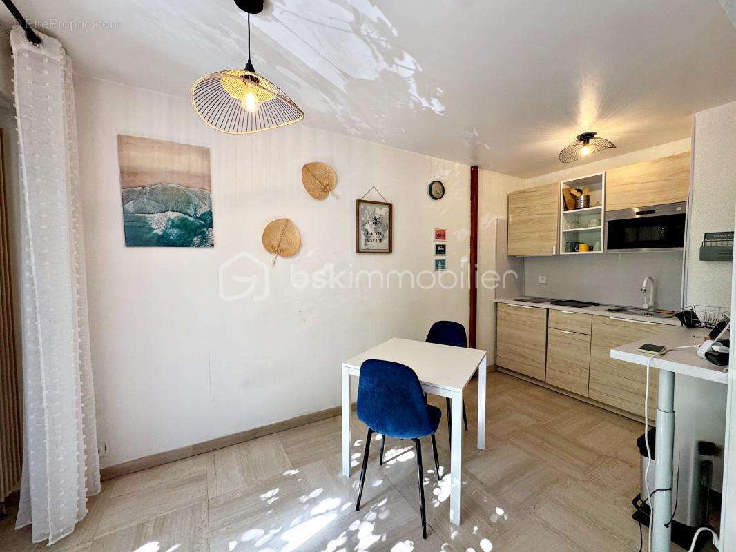 Dpt var - hyeres les palmiers centre - studio de 26 m² - 1er etage avec ascenseur - photo 5