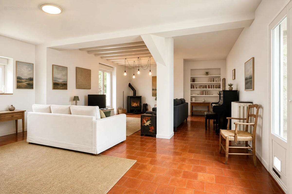 Maison rénovée 230 m² à Fyé - photo 5