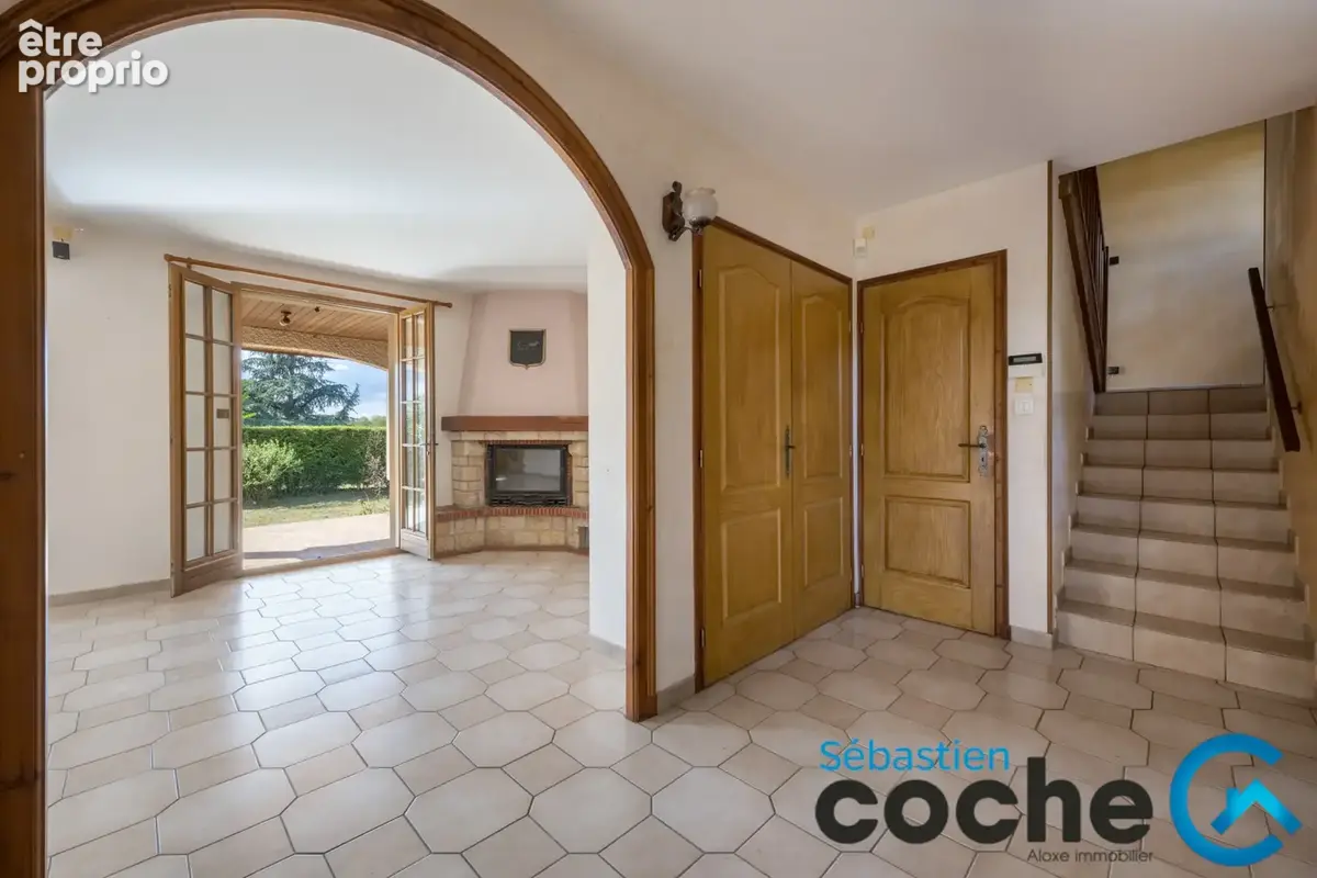 Exclusivité Chassieu - Villa 121m2 avec garage 50m2  sur parcelle 1000m2 - photo 6
