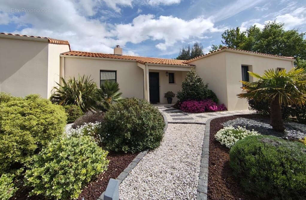 Maison à LES CLOUZEAUX
