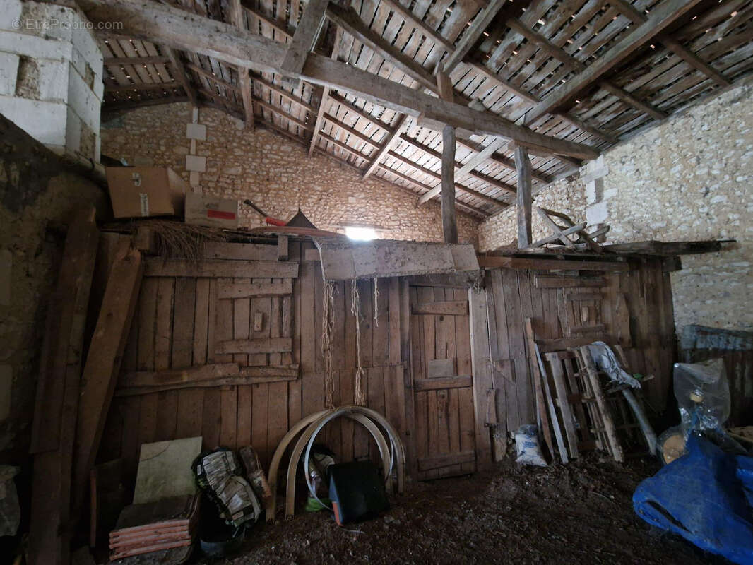 Maison à SAINT-MARTIAL-DE-MIRAMBEAU