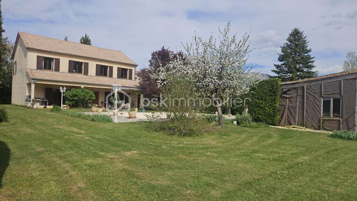 Maison à LA BATIE-MONTSALEON