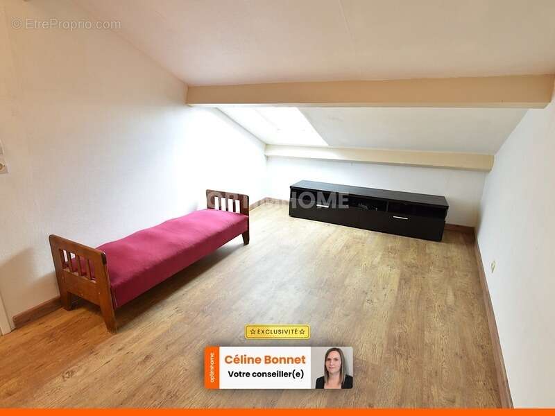 Maison à VIC-LE-COMTE