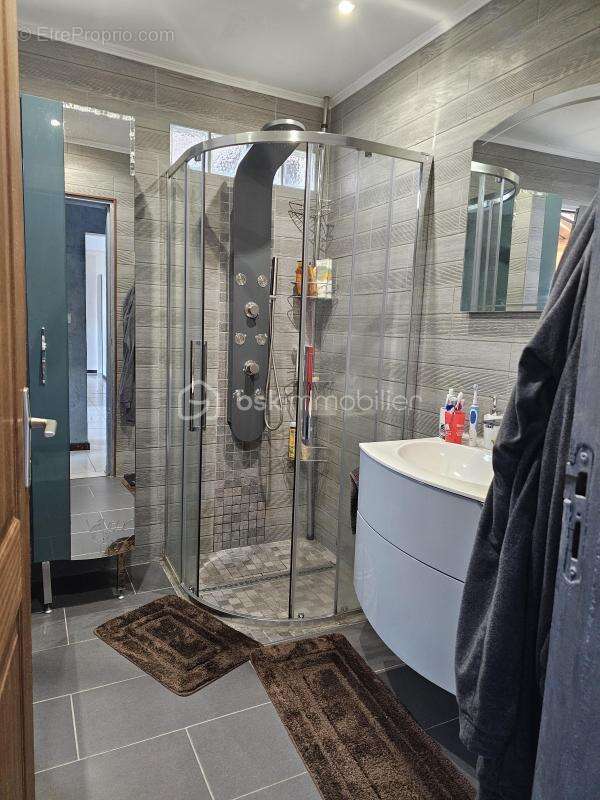 Maison à SAINTE-SUZANNE