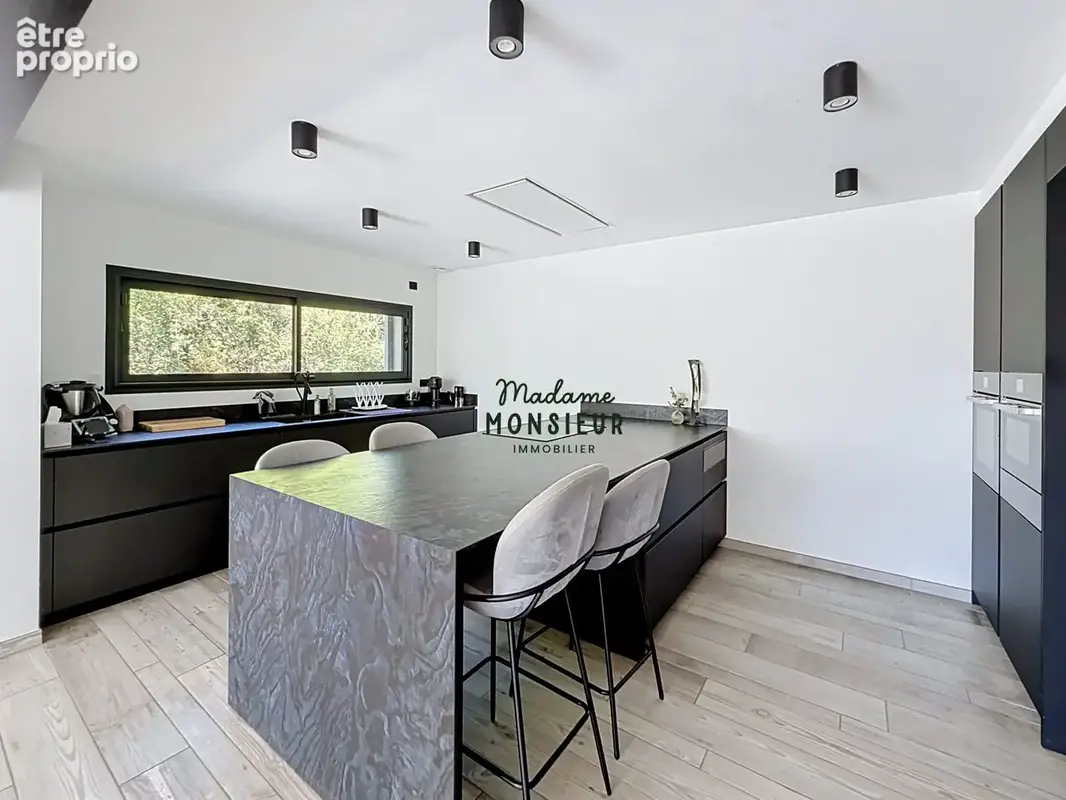 Maison 6 pièces 199 m² à vendre à Saint-Pierre-De-Chandieu (69780) - photo 5