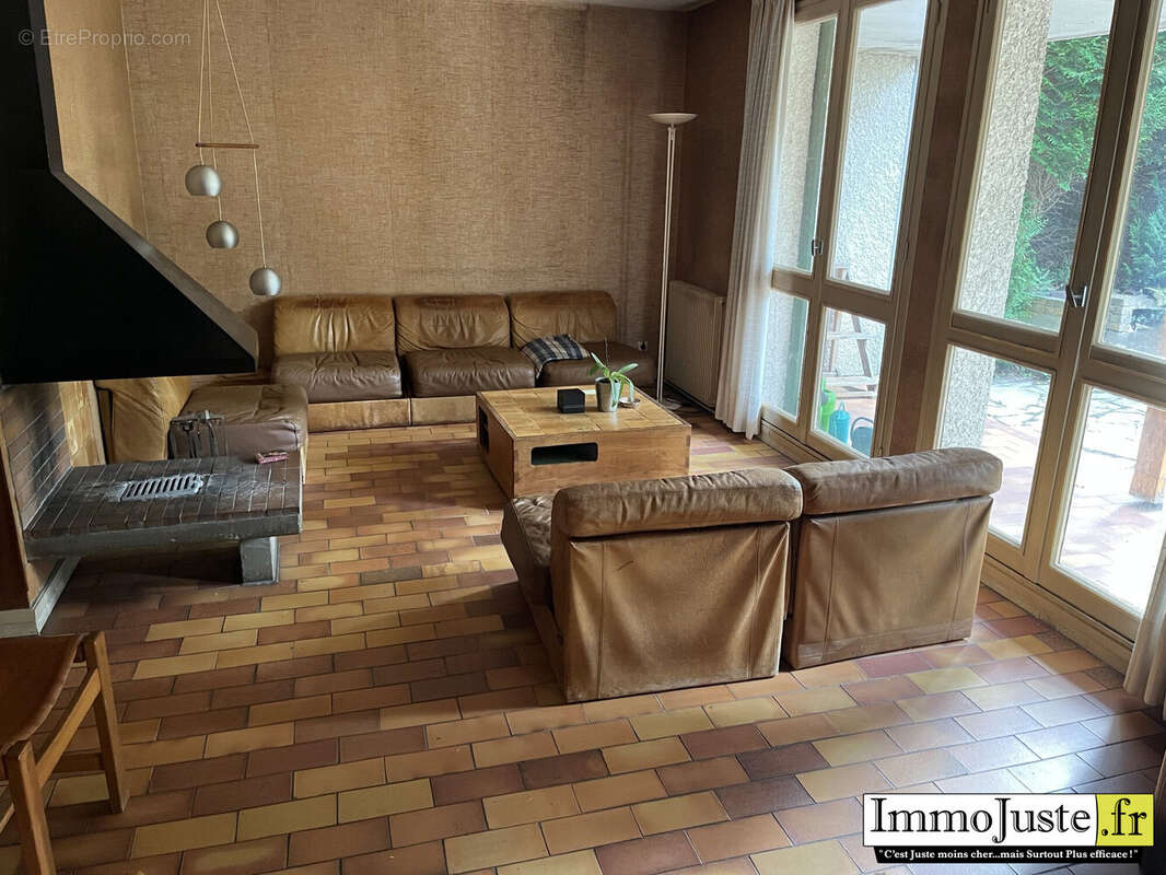 Maison à LE PERRAY-EN-YVELINES