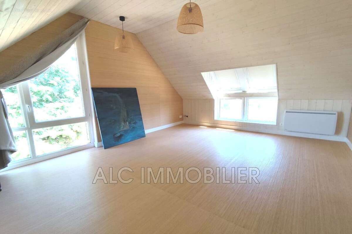 Maison 156 m² à Cerise  - photo 3