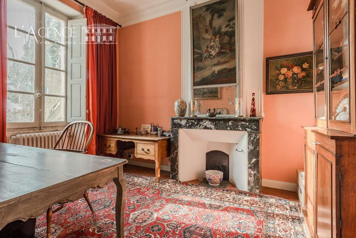 Maison 1100 m² à Aix-En-Provence  - photo 8