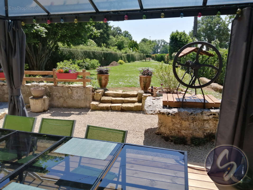 Maison à PAMPROUX