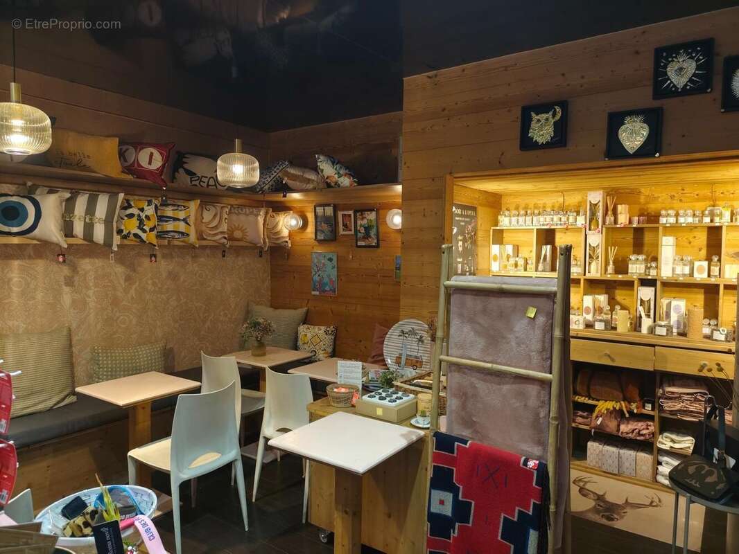 Photo 6 - Commerce à SAINT-MARTIN-D'URIAGE