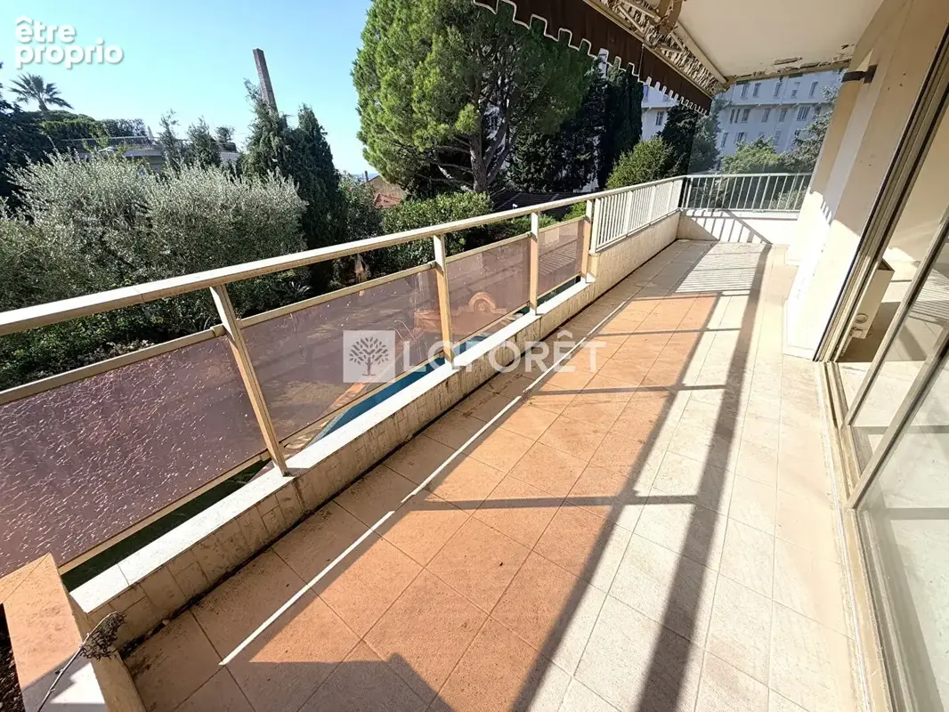 Cannes Oxford / Montrose : appartement 3/4 pièces 102 m² avec Box fermé et Cave - photo 3