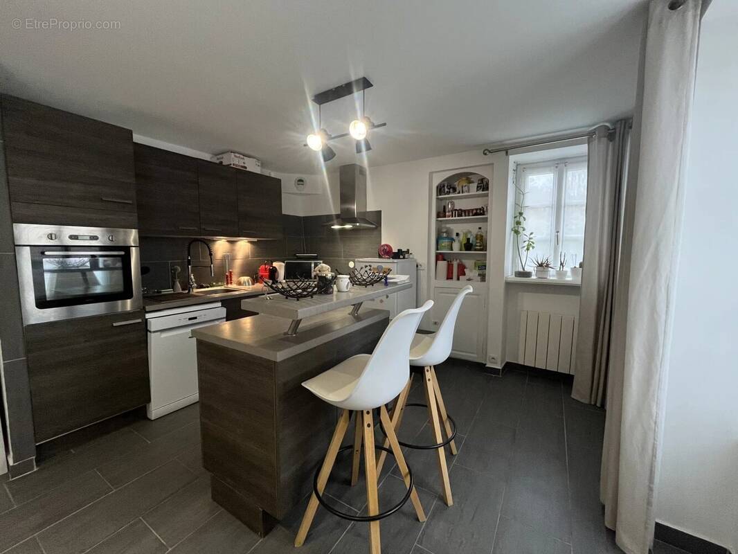 Appartement à DAMPIERRE-EN-YVELINES