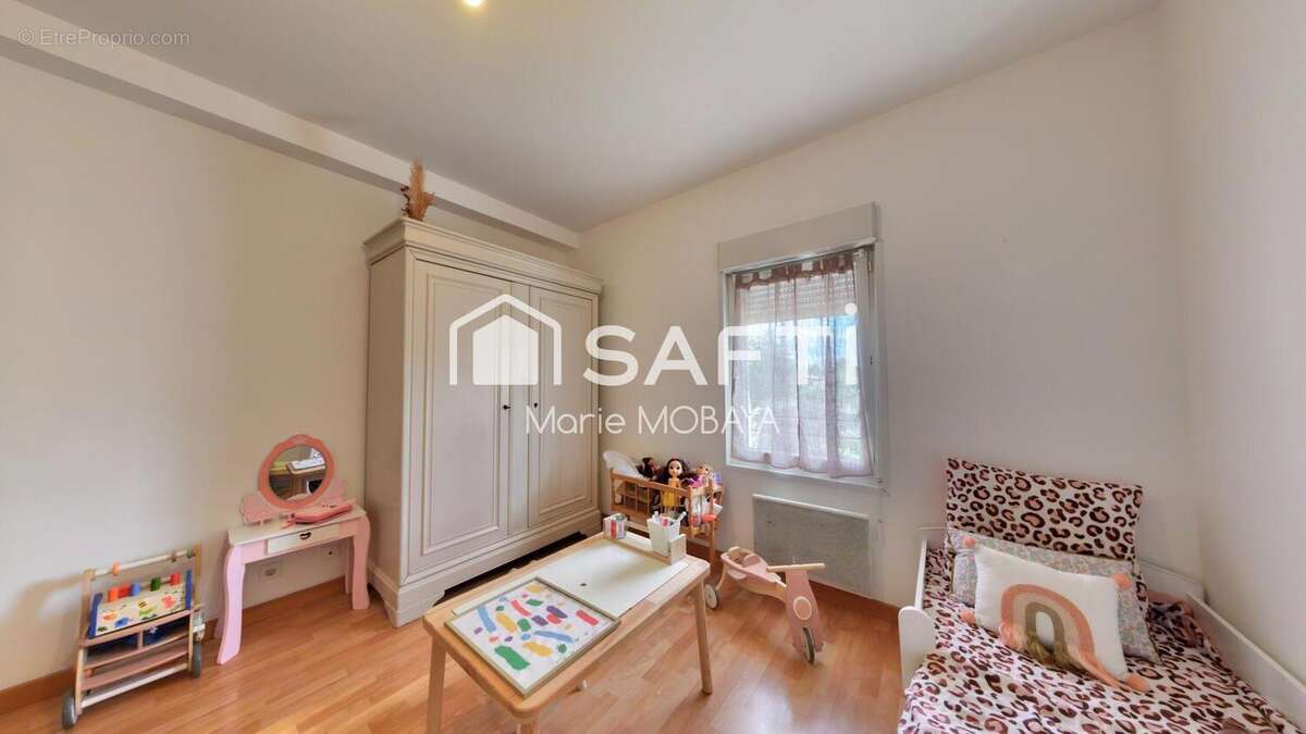 Maison 94 m² à Salignac  - photo 6