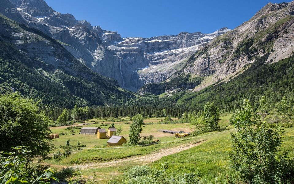 Au cœur de Gavarnie : 170 m2, 3 logements indépendants, fort potentiel locatif ! - photo 16