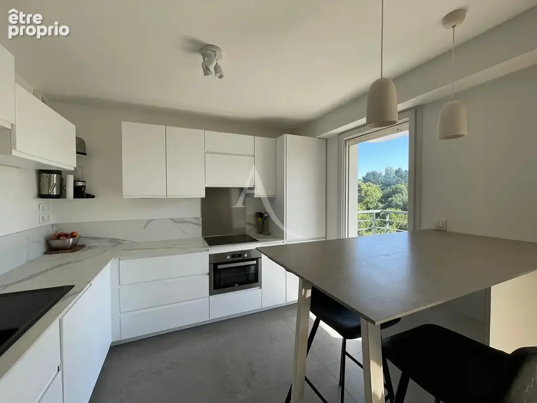 Appartement Nantes 3 pièce(s) 65.03 m2 + garage boxé de 27.68m² - photo 2