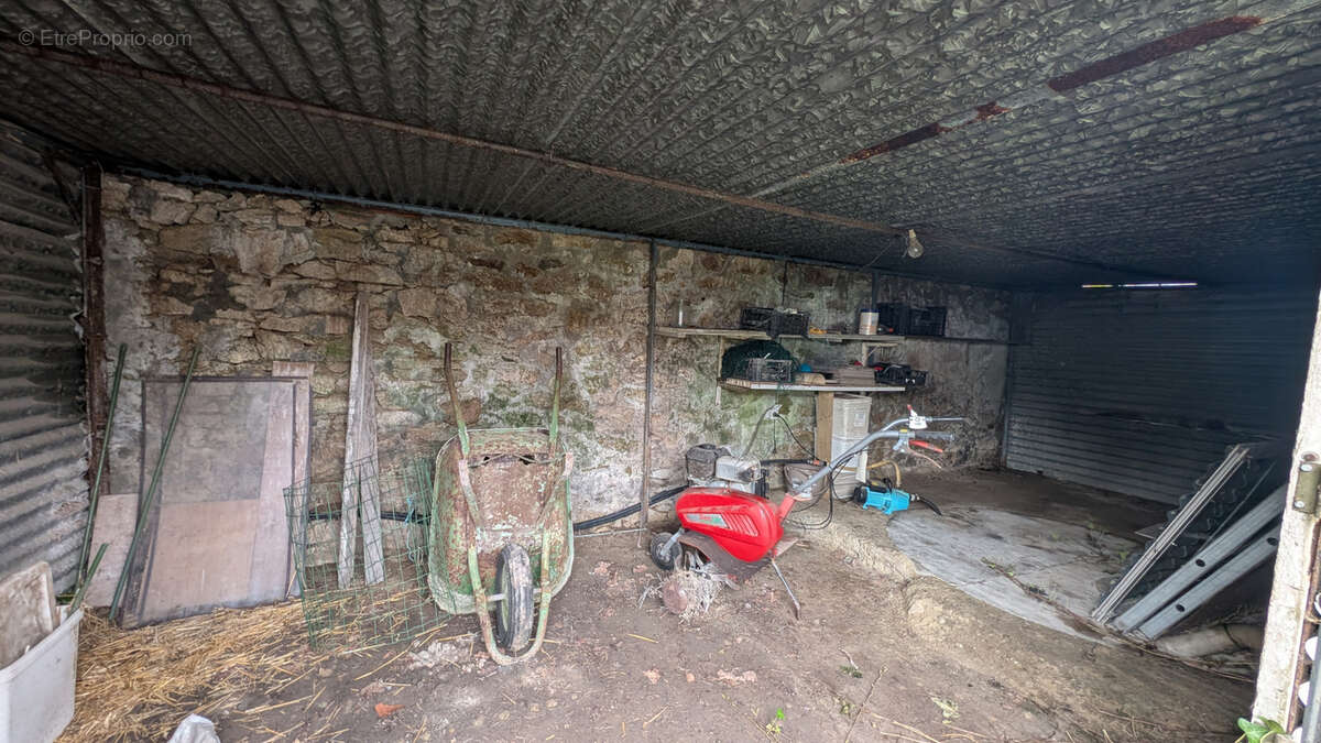 Maison à LES LANDES-GENUSSON