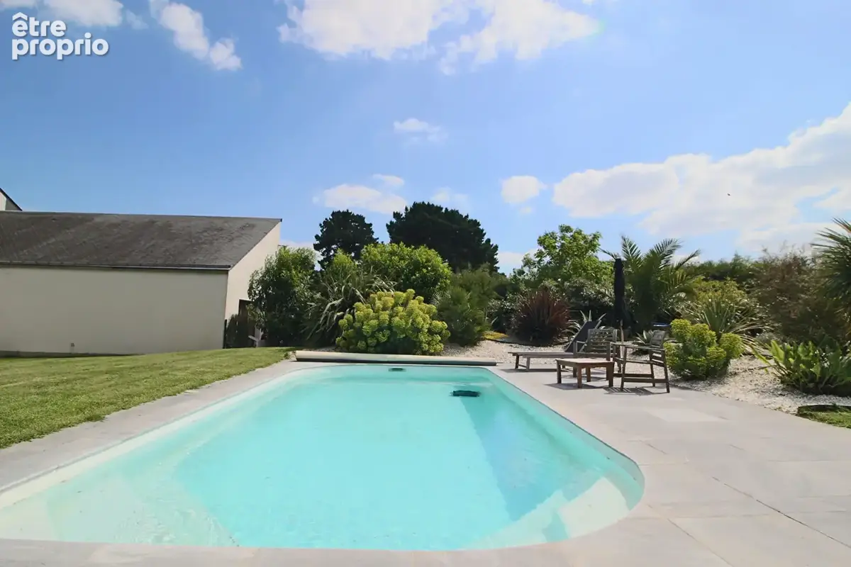 Maison de plain pied Donges campagne 4 pièces, 3 chambres de 103.07 m², piscine, grand jardin clos. - photo 2