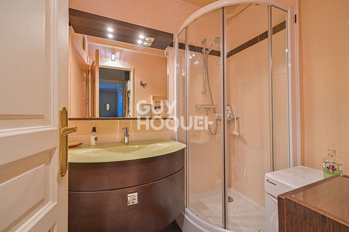 Appartement à PARIS-19E