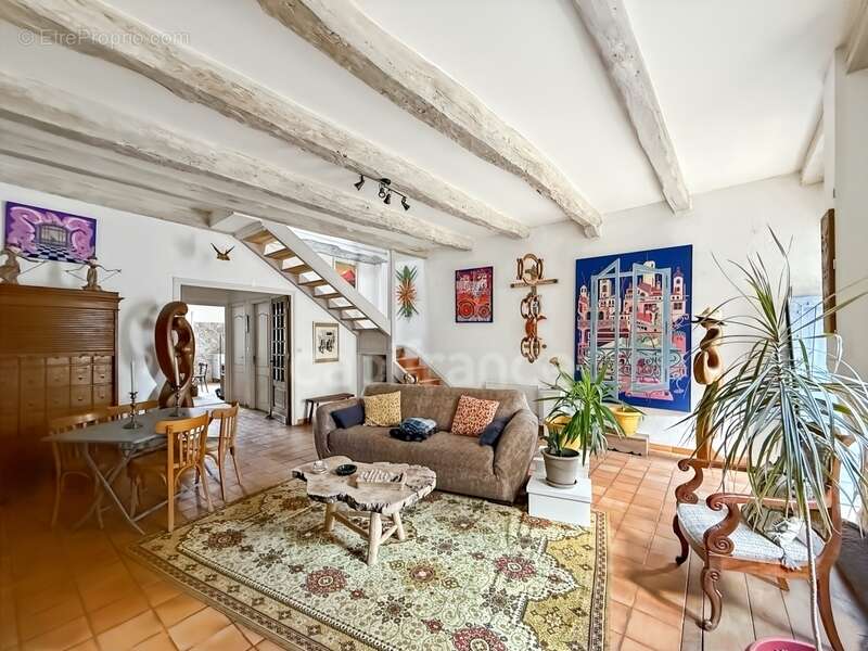 Maison de ville, Villefranche du Périgord, 140m2, totalement rénovée et meublée, cave voutée. Idéal résidence secondaire ou loca - photo 13