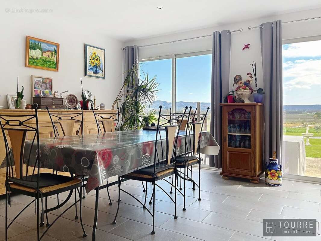 Maison à BERRIAS-ET-CASTELJAU