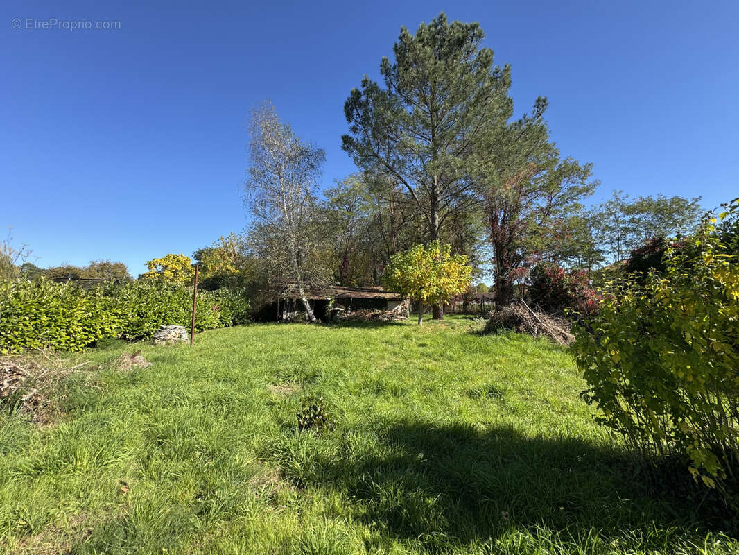 Maison à SAINT-YZAN-DE-SOUDIAC