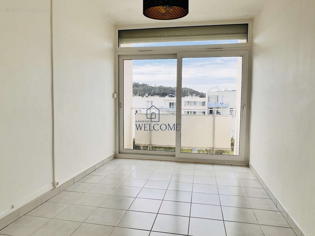 Appartement 64 m² à Bagnols-Sur-Ceze  - photo 4