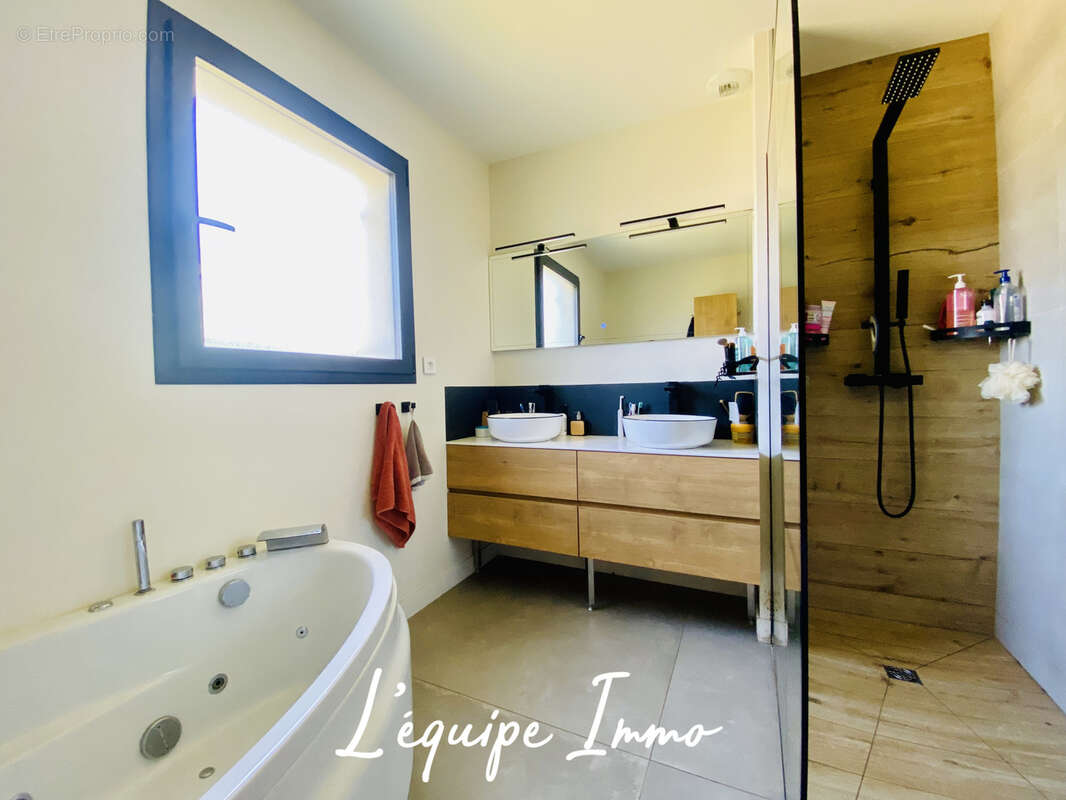 Villa T6 avec piscine et double garage - photo 15