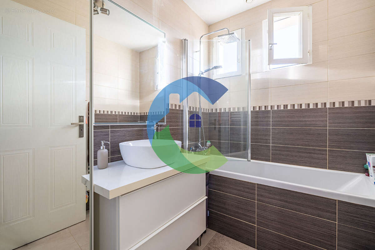 Maison à BALLAINVILLIERS