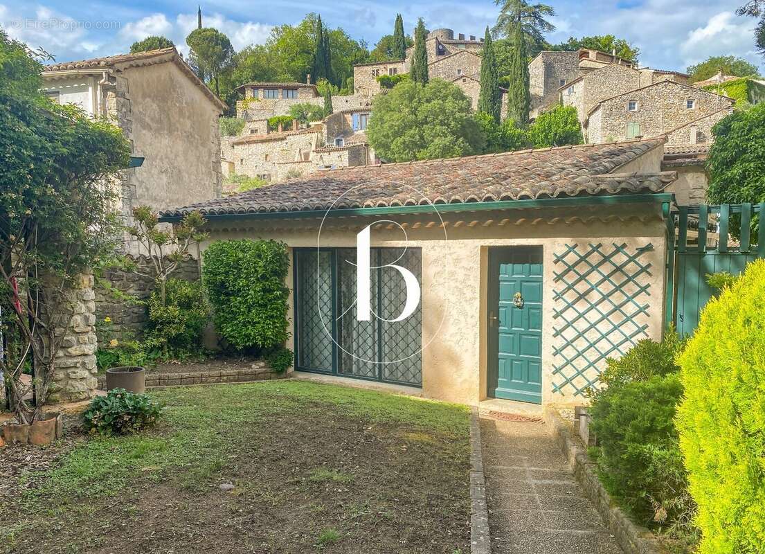 Maison à BARJAC
