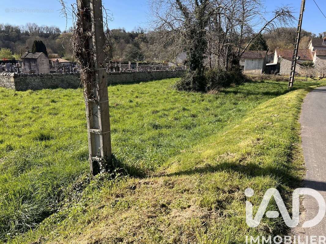 Photo 2 - Terrain à VOULEME