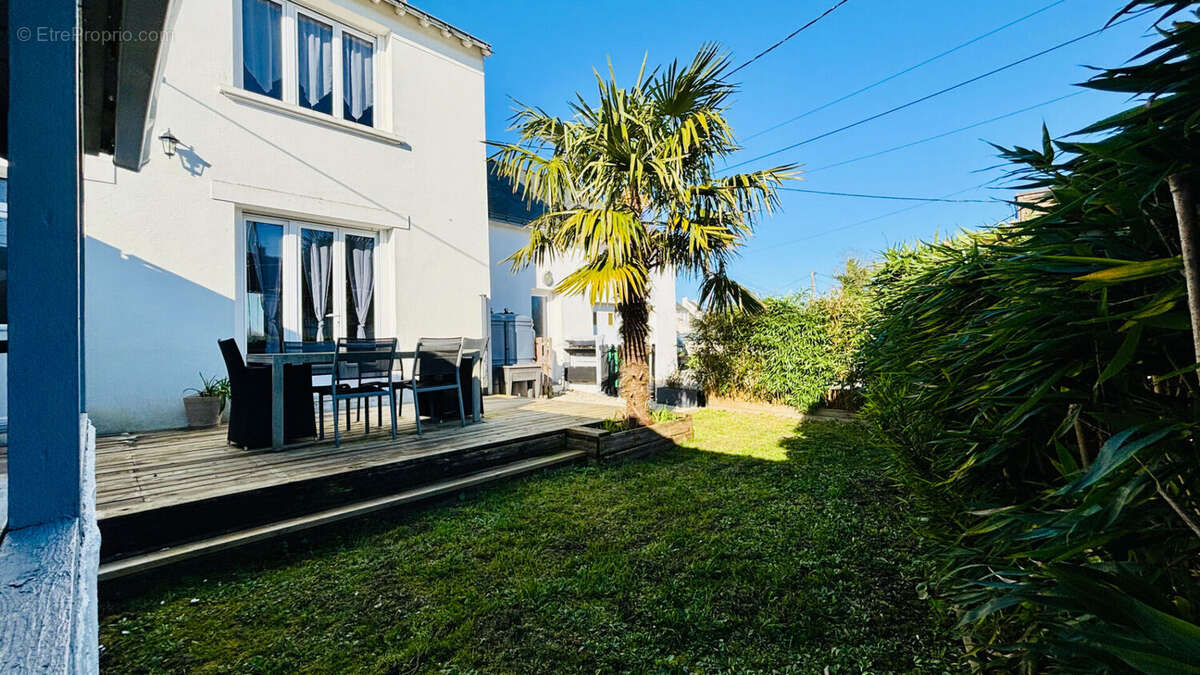 Maison à LA CHAPELLE-DES-MARAIS