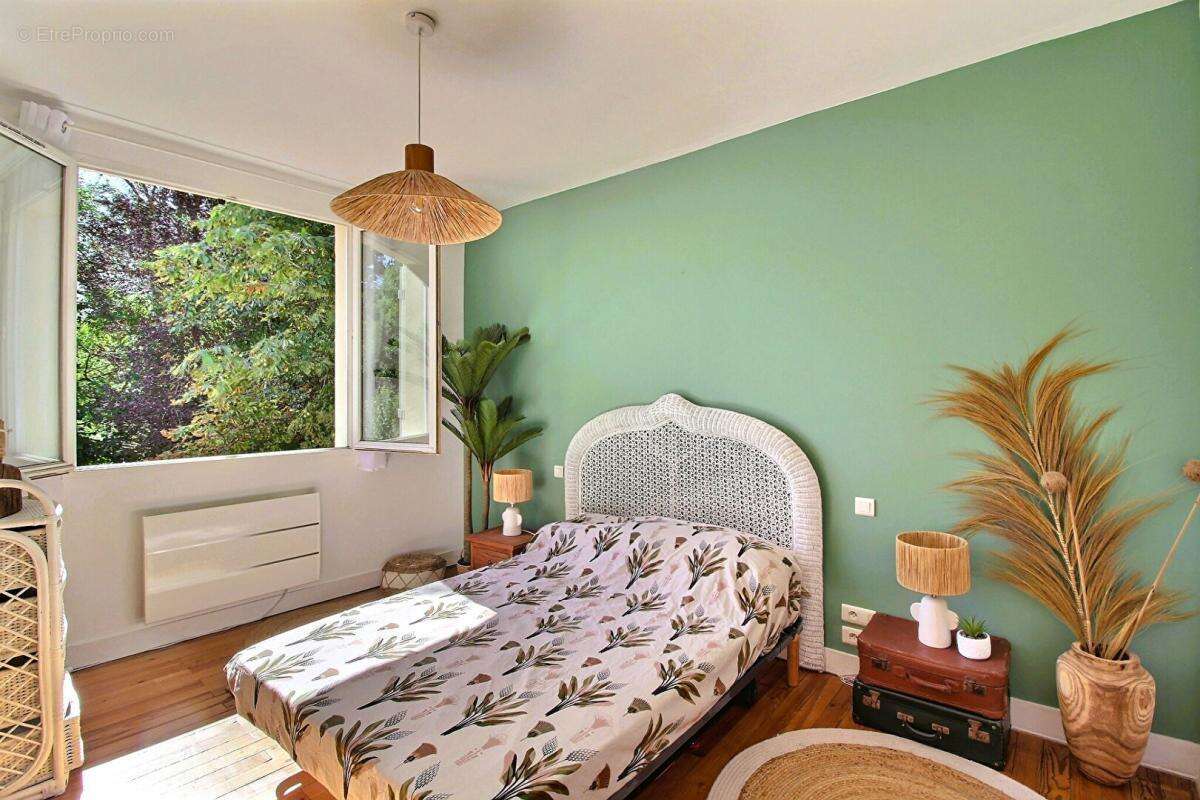 Maison T3 PERISSAC 83M² clé en main avec jardin arboré - photo 8