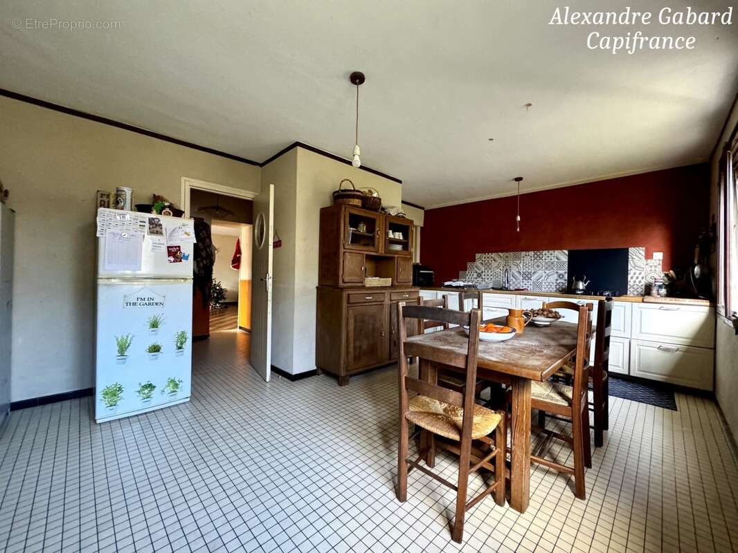Maison en pierres - 3 chambres - Jardin 2 471 m² - Dépendance - photo 7