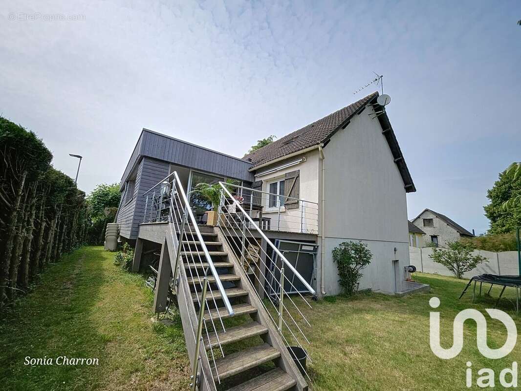 Photo 2 - Maison à BARJOUVILLE