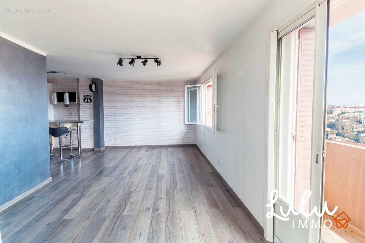 LYON 9ème – Appartement T2 Bis 66m2 avec balcon, cave et garage - photo 3