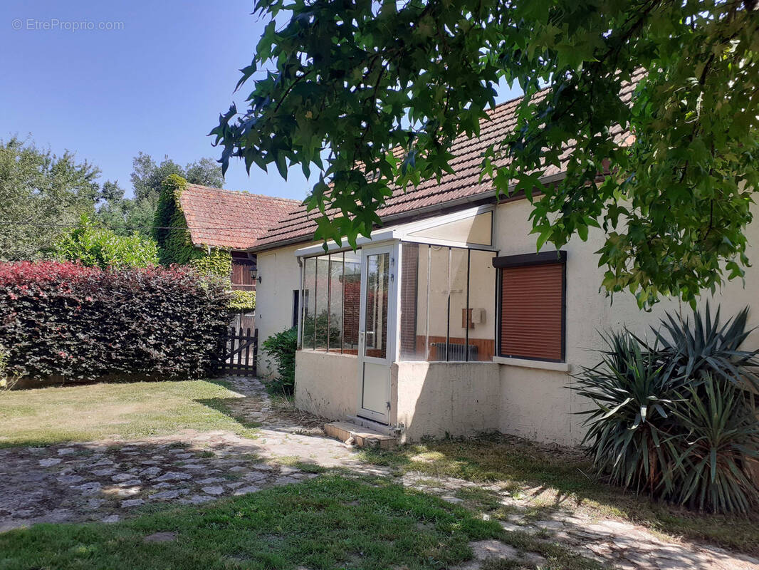 Maison à CHARRIN