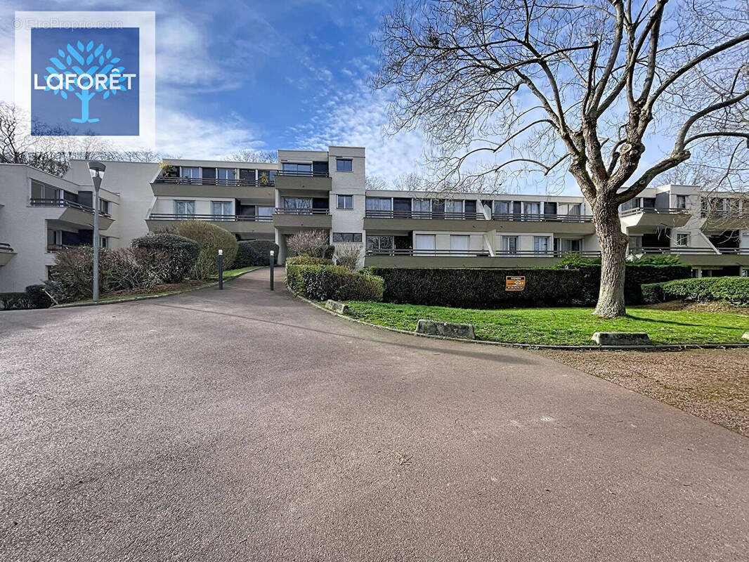 Appartement à MERY-SUR-OISE