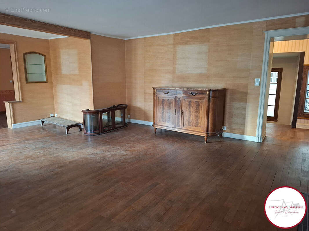 Appartement à SAINT-AMAND-MONTROND