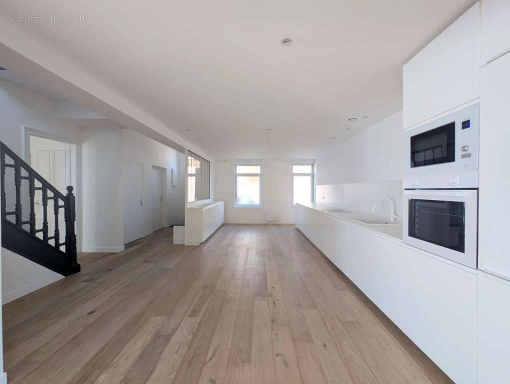 Magnifique maison familiale en centre-ville de Marquette – Volume  Cachet préservé - photo 2