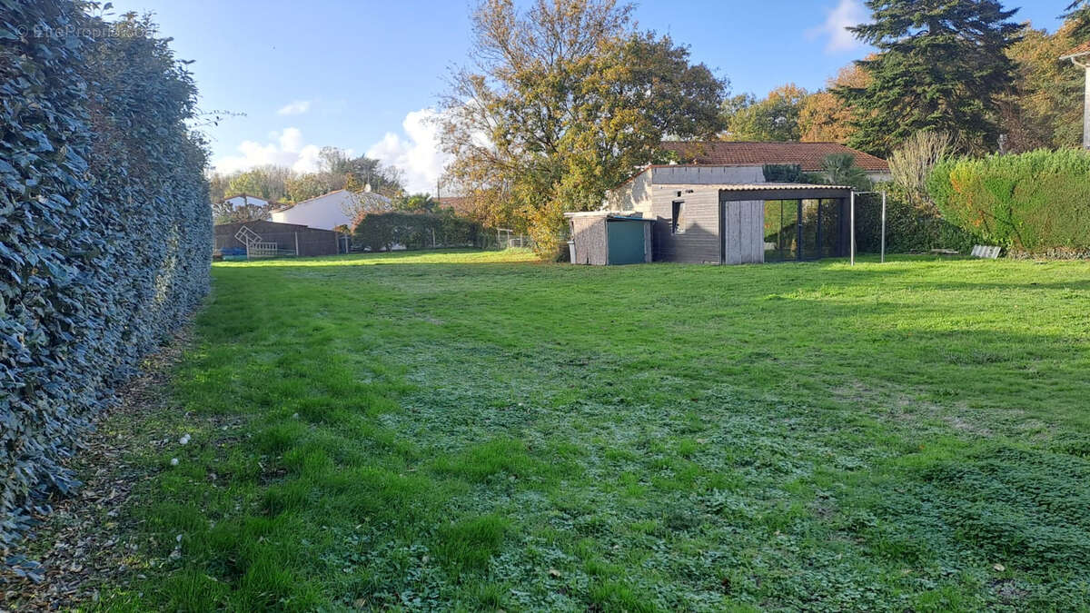 Terrain à SAINT-SULPICE-DE-ROYAN