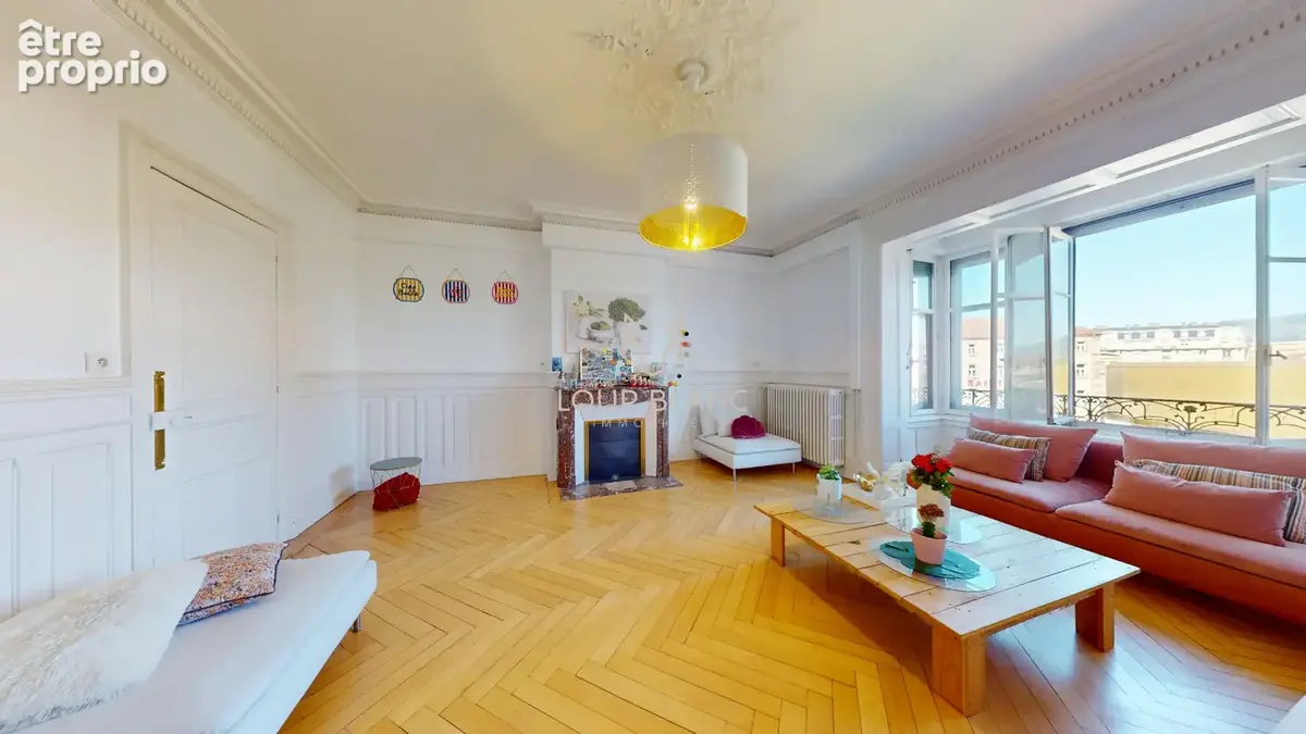Magnifique appartement Haussmannien idéalement situé - photo 3