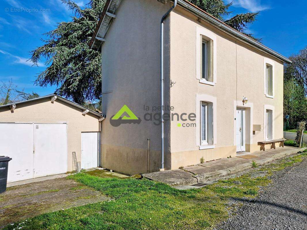 Maison à SAINT-SULPICE-LE-GUERETOIS