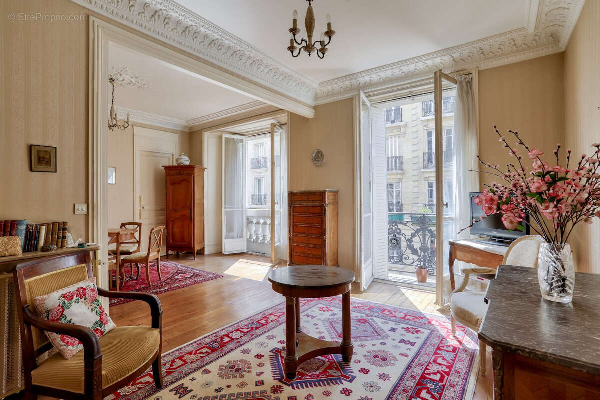 Appartement à PARIS-15E