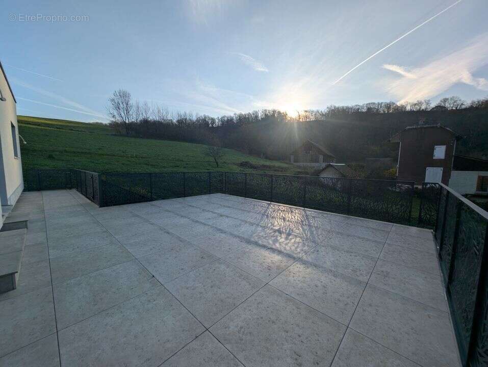 Maison à CHATEAUNEUF