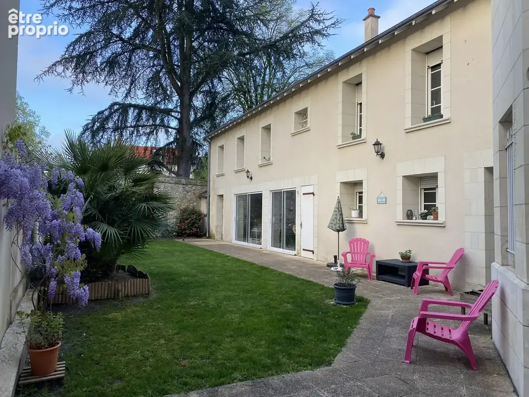 Châtellerault   demeure de caractère avec jardin clos et dépendances - photo 20