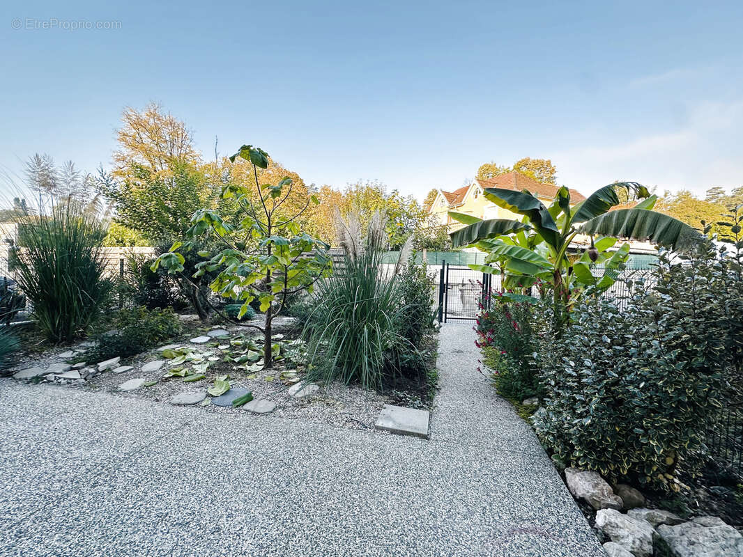 Appartement à LA BATIE-DIVISIN