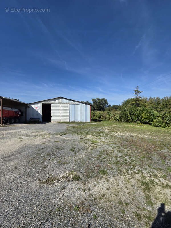 Autre à ASNIERES-SUR-NOUERE